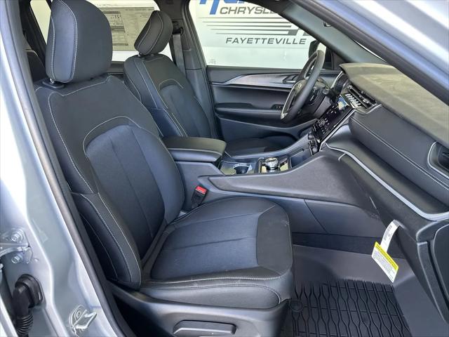 2025 Jeep Grand Cherokee L Laredo X 4x4