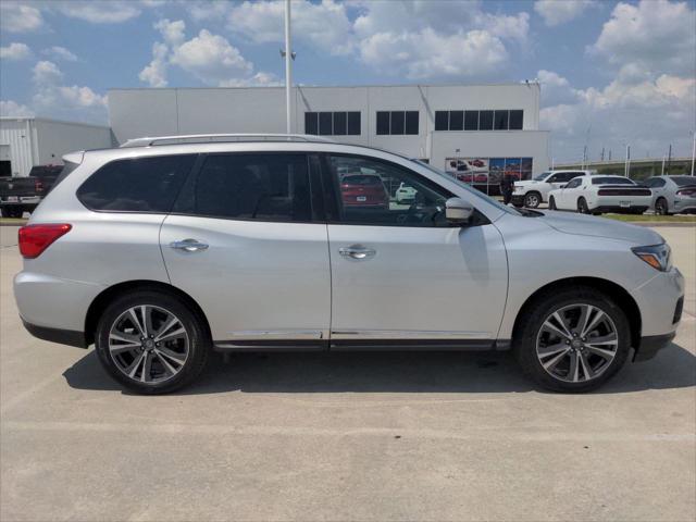 2020 Nissan Pathfinder Platinum 2WD 2020 Nissan Pathfinder Platinum 2WD