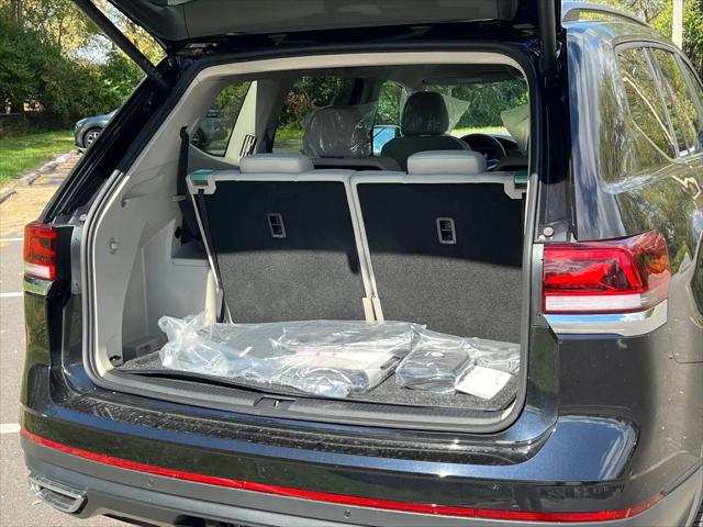 2026 Volkswagen Atlas SE with Technology