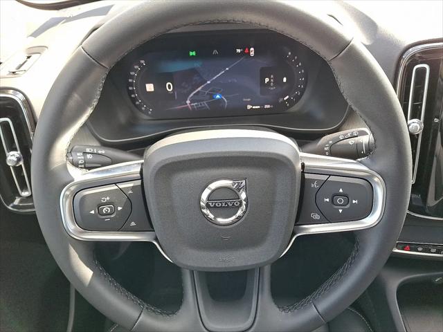 2026 Volvo XC40 Plus, B5 AWD Gas (mild hybrid), Dark