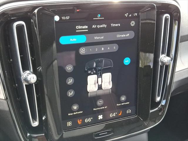 2026 Volvo XC40 Plus, B5 AWD Gas (mild hybrid), Dark