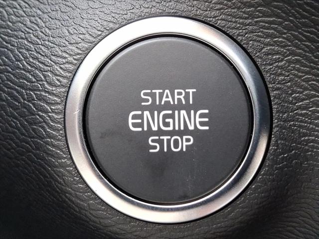 2026 Volvo XC40 Plus, B5 AWD Gas (mild hybrid), Dark