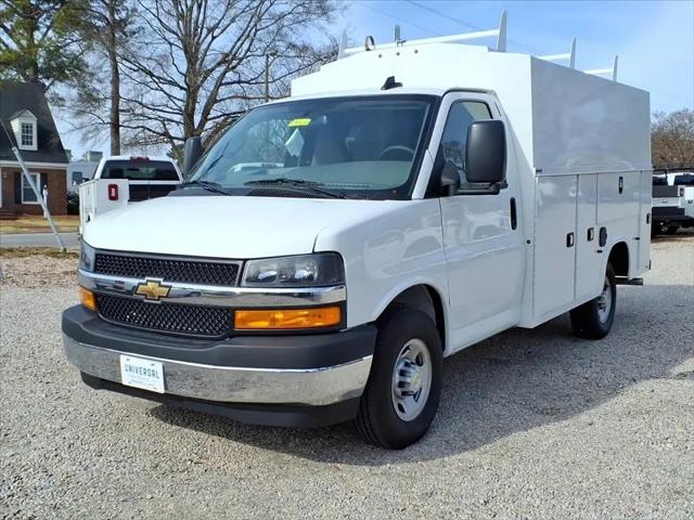 2025 Chevrolet Express Cutaway Work Van