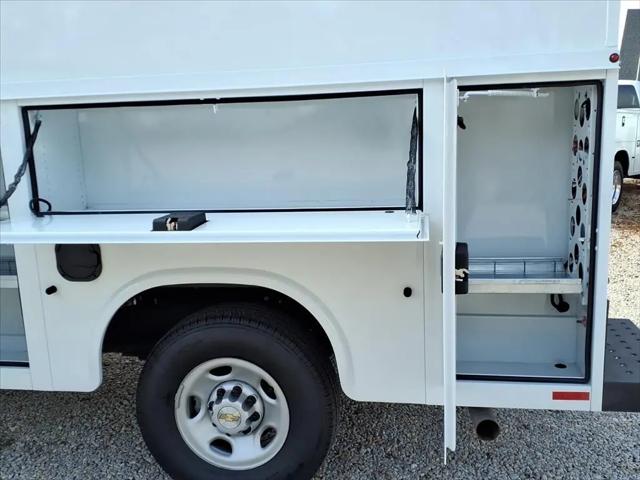 2025 Chevrolet Express Cutaway Work Van