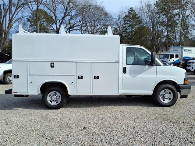2025 Chevrolet Express Cutaway Work Van