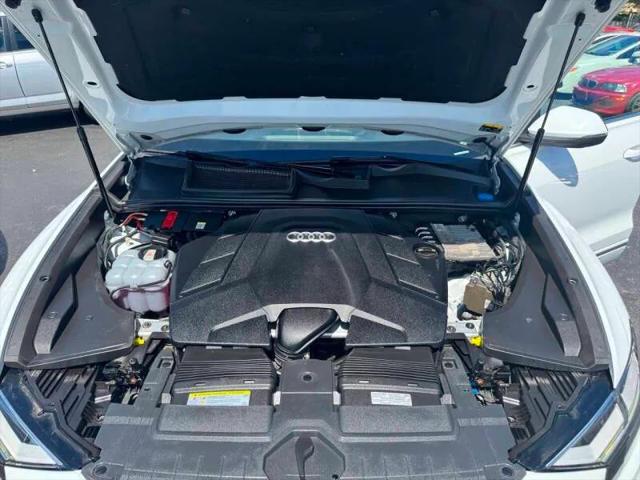 2020 Audi Q8 Premium Plus 55 TFSI quattro Tiptronic