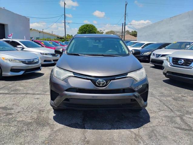 2018 Toyota RAV4 LE for sale in Lake Worth, FL