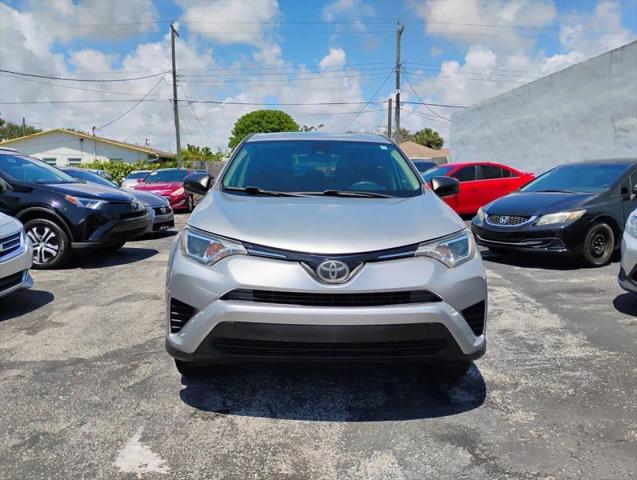 2018 Toyota RAV4 LE for sale in Lake Worth, FL