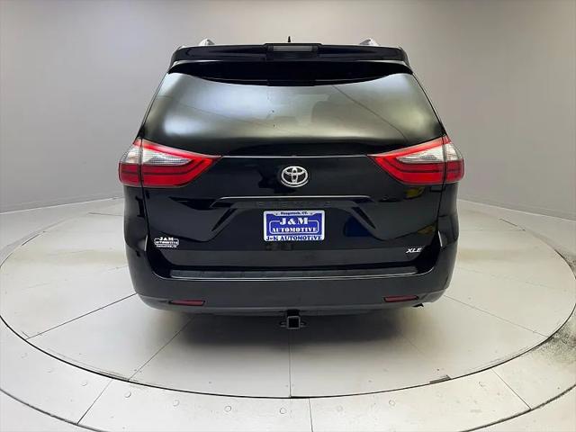 2020 Toyota Sienna XLE