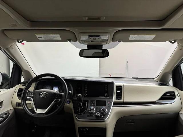 2020 Toyota Sienna XLE