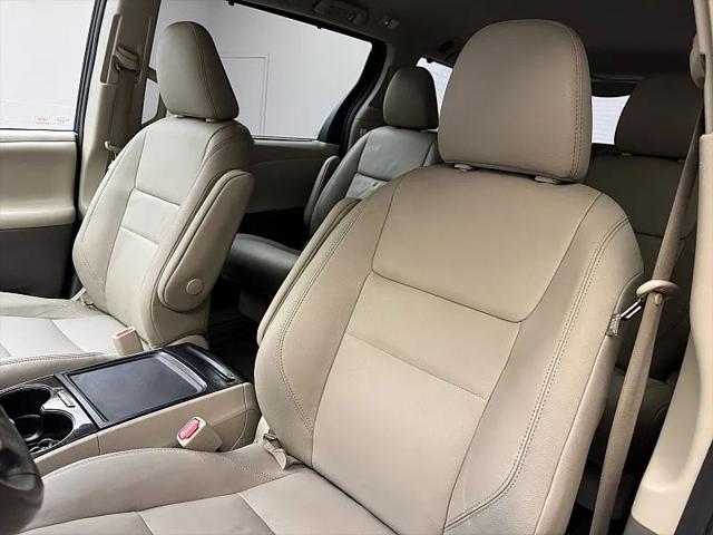 2020 Toyota Sienna XLE