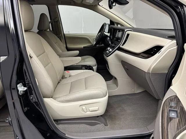 2020 Toyota Sienna XLE