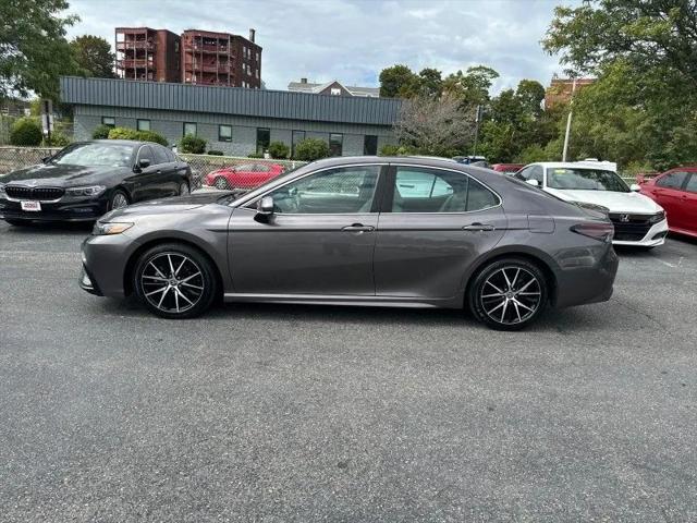 2023 Toyota Camry SE Hybrid