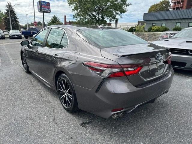 2023 Toyota Camry SE Hybrid