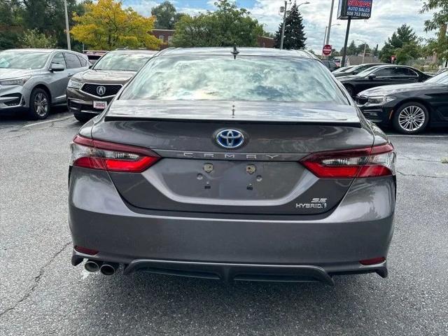 2023 Toyota Camry SE Hybrid