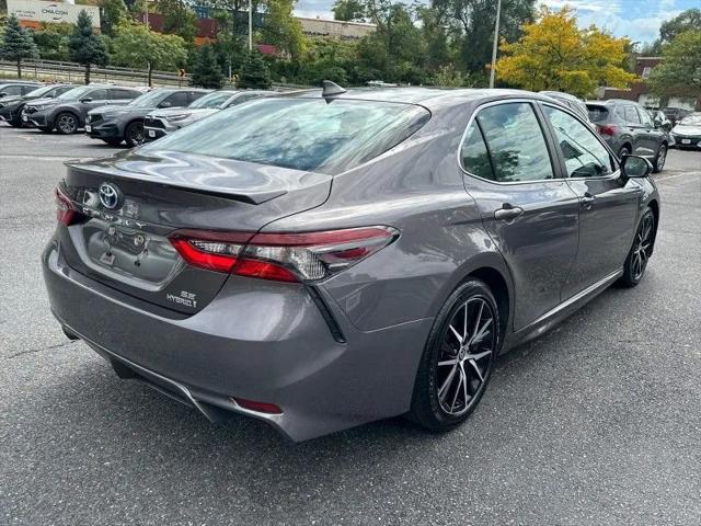 2023 Toyota Camry SE Hybrid