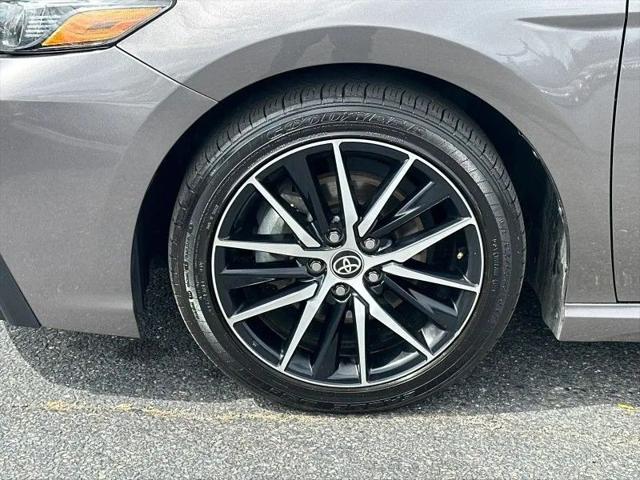 2023 Toyota Camry SE Hybrid