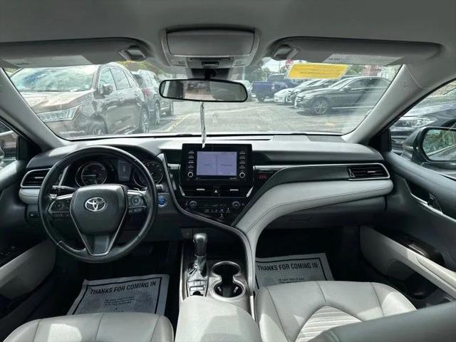 2023 Toyota Camry SE Hybrid