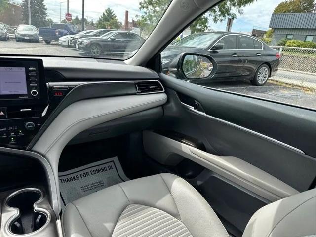 2023 Toyota Camry SE Hybrid