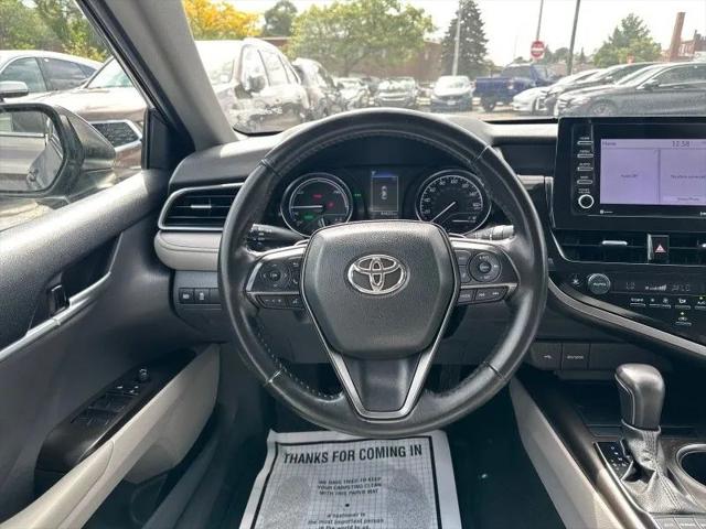 2023 Toyota Camry SE Hybrid