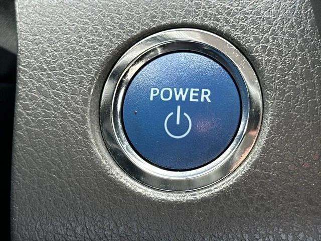 2023 Toyota Camry SE Hybrid