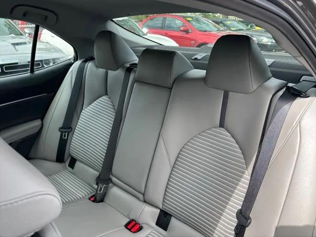 2023 Toyota Camry SE Hybrid