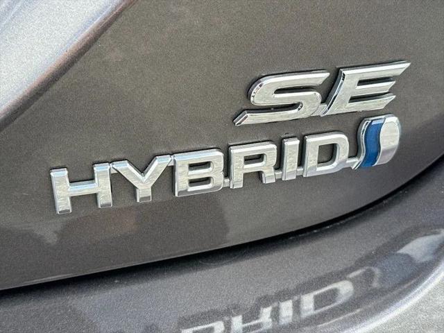 2023 Toyota Camry SE Hybrid