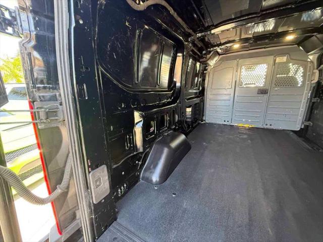 2018 Ford Transit w/Sliding Side Door w/RWB