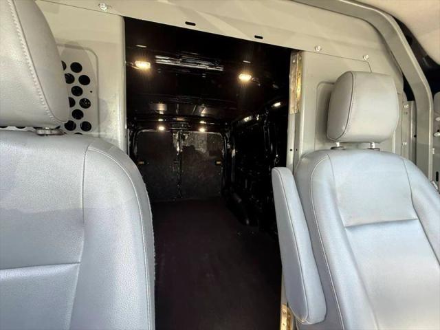 2018 Ford Transit w/Sliding Side Door w/RWB