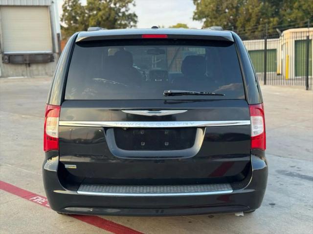 2013 Chrysler Town & Country Touring