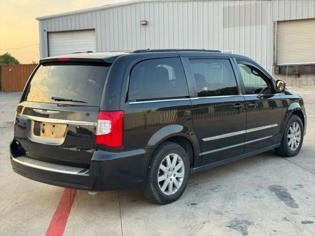 2013 Chrysler Town & Country Touring
