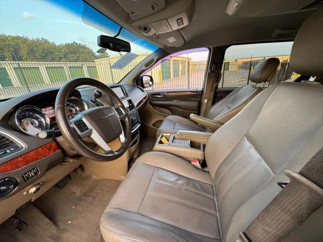 2013 Chrysler Town & Country Touring