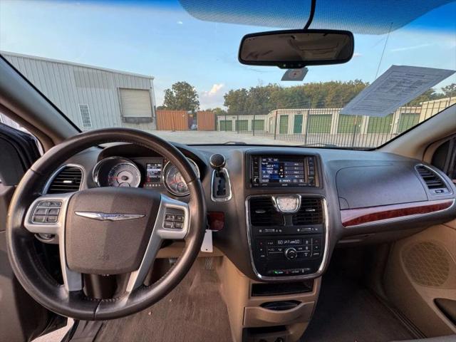 2013 Chrysler Town & Country Touring
