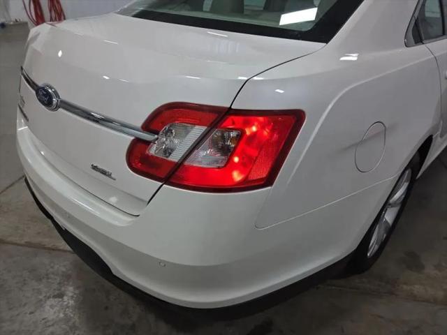 2011 Ford Taurus SEL