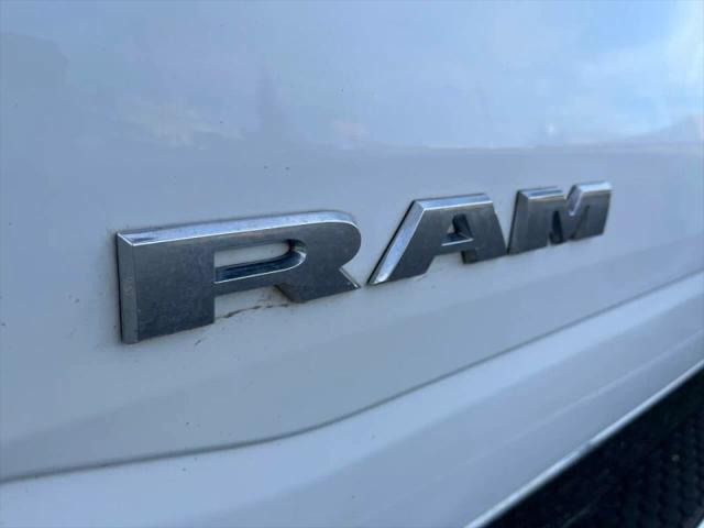 2020 Ram 1500 Big Horn Crew Cab 4x4 5'7" Box