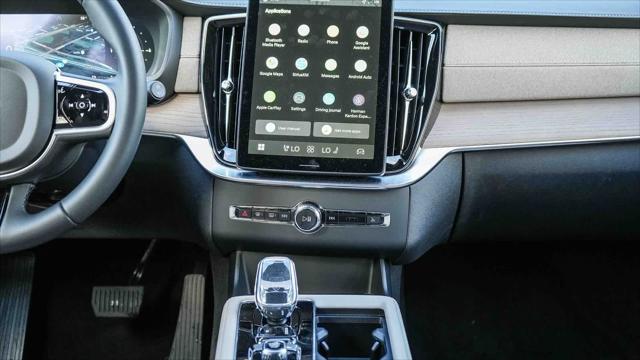 2026 Volvo XC90 Plug-In Hybrid T8 Plus 7-Seater