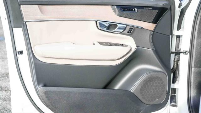 2026 Volvo XC90 Plug-In Hybrid T8 Plus 7-Seater