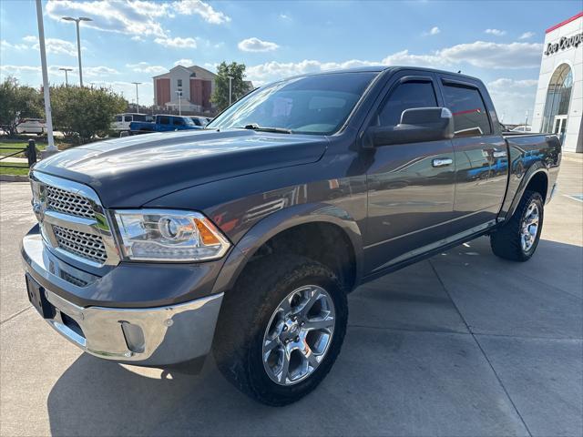 2017 RAM 1500 Laramie Crew Cab 4x4 57 Box 2017 RAM 1500 Laramie Crew Cab 4x4 57 Box
