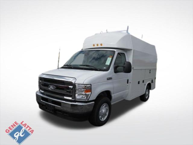 2026 Ford E-350 Cutaway Base