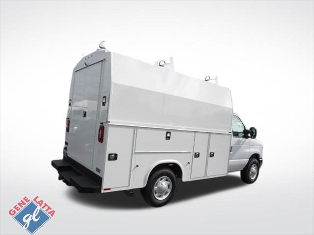 2026 Ford E-350 Cutaway Base