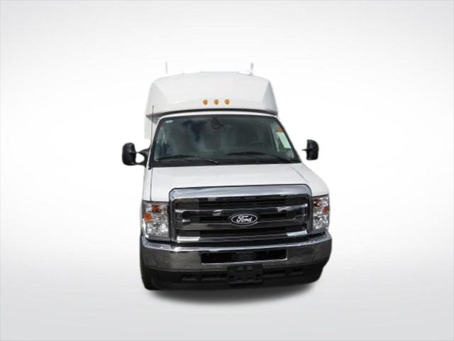 2026 Ford E-350 Cutaway Base