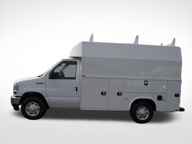 2026 Ford E-350 Cutaway Base