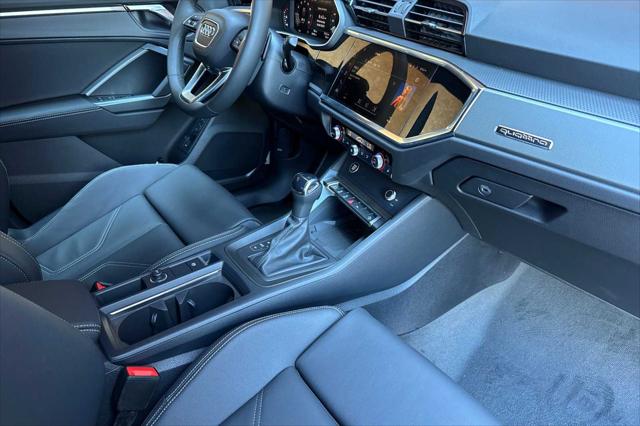 2025 Audi Q3 Premium 45 TFSI S line quattro Tiptronic