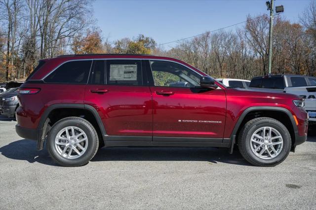 2025 Jeep Grand Cherokee GRAND CHEROKEE LAREDO X 4X4