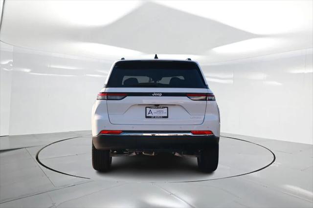 2025 Jeep Grand Cherokee GRAND CHEROKEE LAREDO X 4X2