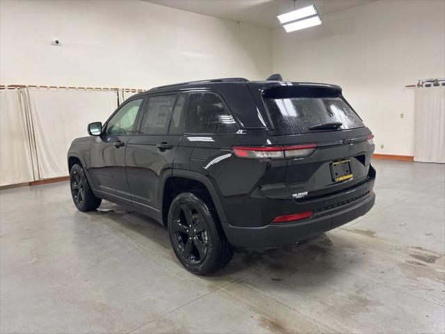 2025 Jeep Grand Cherokee Altitude X 4x4