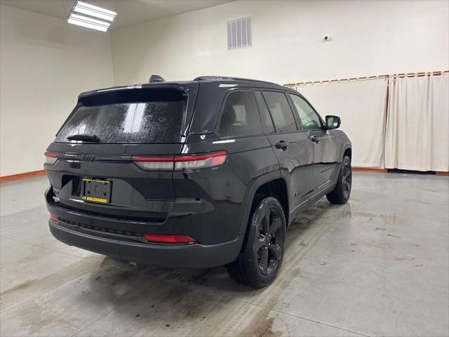 2025 Jeep Grand Cherokee Altitude X 4x4