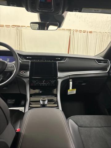 2025 Jeep Grand Cherokee Altitude X 4x4