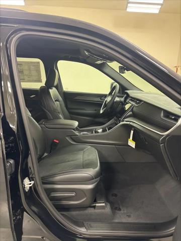 2025 Jeep Grand Cherokee Altitude X 4x4