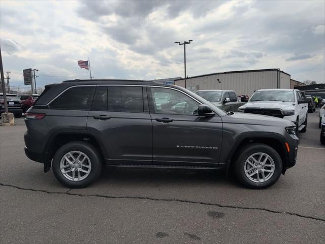 2025 Jeep Grand Cherokee GRAND CHEROKEE LAREDO X 4X4